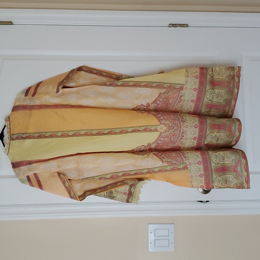 Pakistani khaadi net kurta by Threads and Motifs - Picture 2 of 11